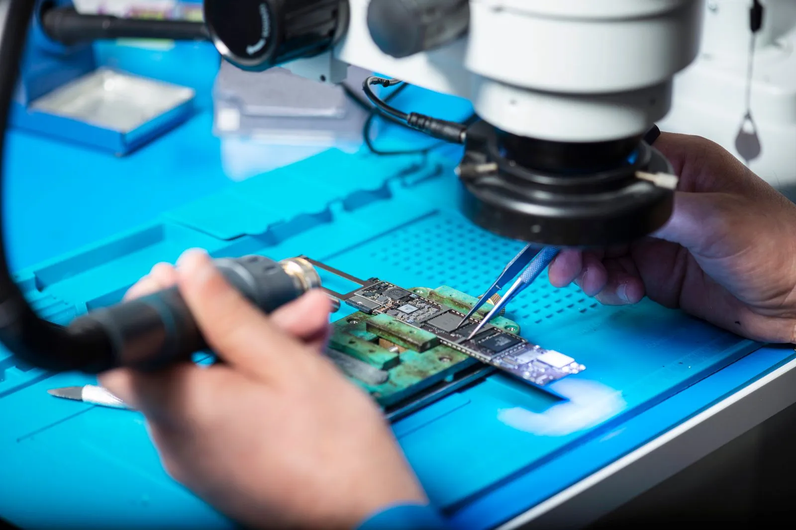 How to Prepare a Camera for Repair